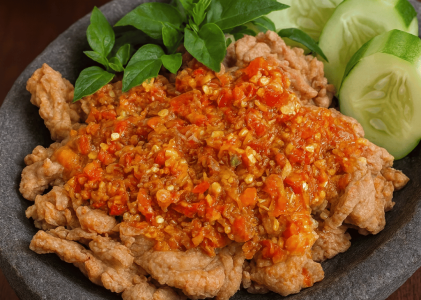 Resep Ayam Geprek Sambal Korek, Pedasnya Meledak di Lidah